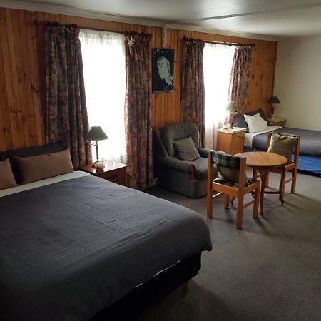 Clunes Motel Bagian luar foto