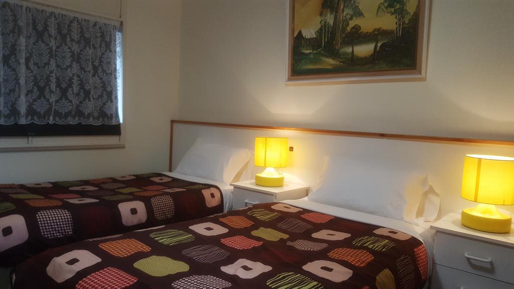 Clunes Motel Bagian luar foto