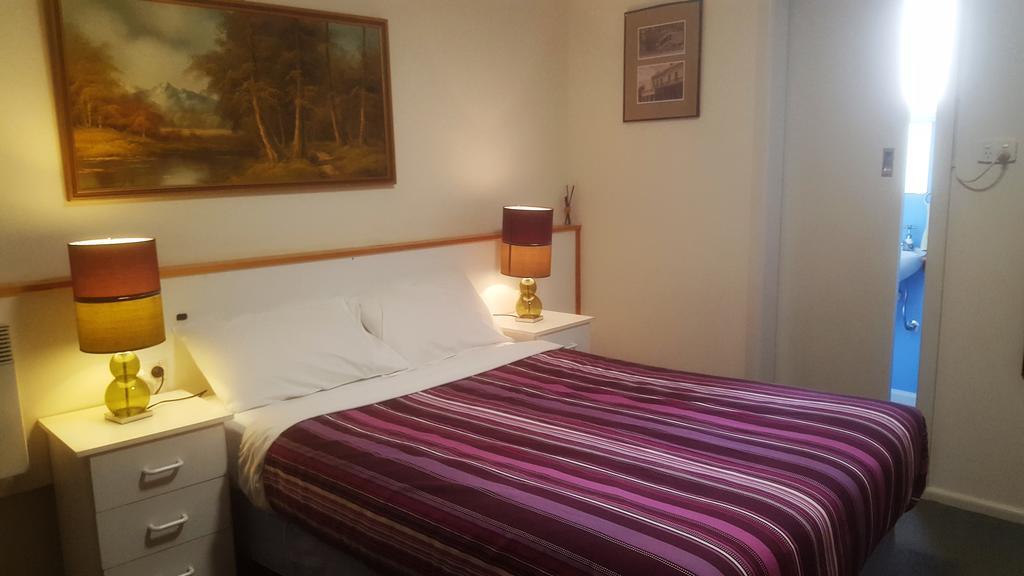 Clunes Motel Bagian luar foto