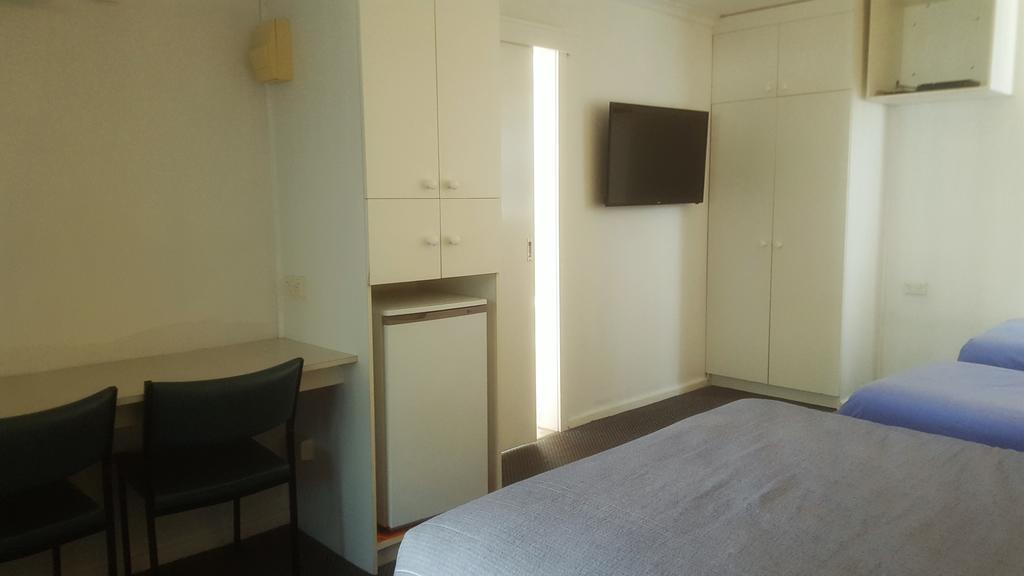 Clunes Motel Bagian luar foto
