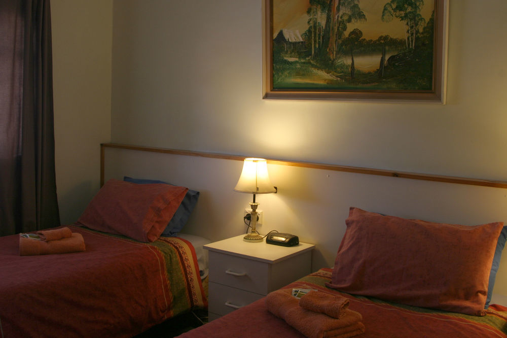 Clunes Motel Bagian luar foto