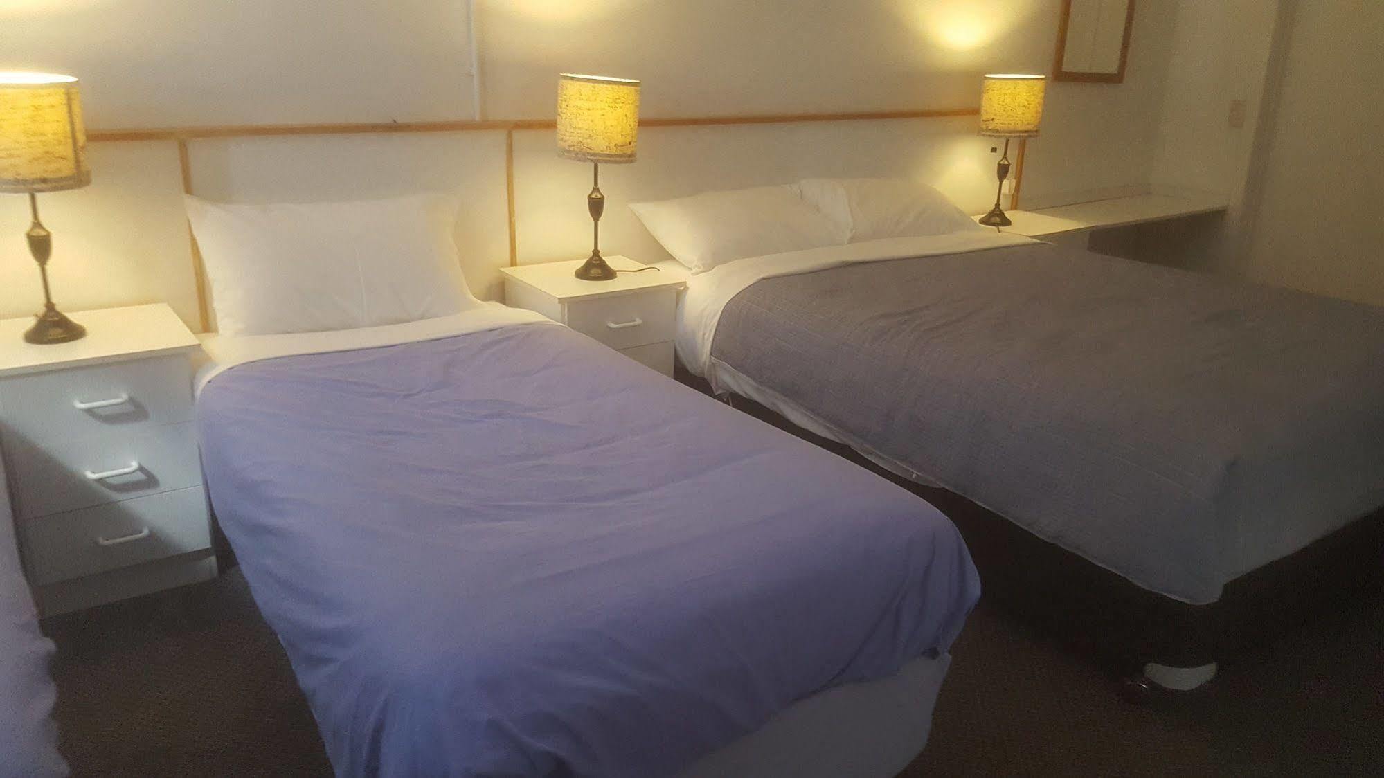 Clunes Motel Bagian luar foto