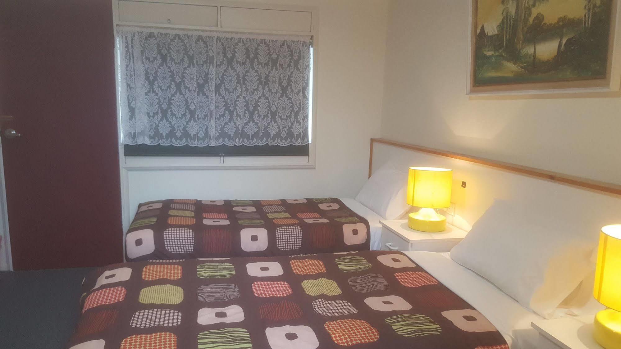 Clunes Motel Bagian luar foto
