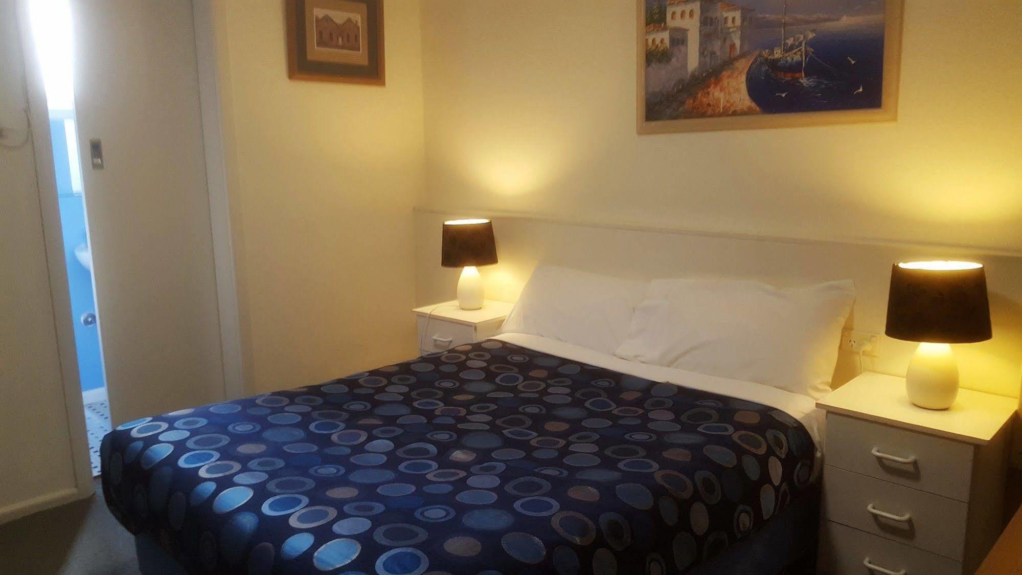 Clunes Motel Bagian luar foto